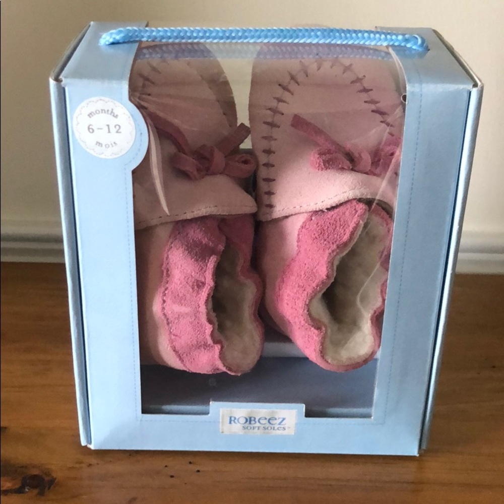 Robeez- cozy moccasin 6-12 months